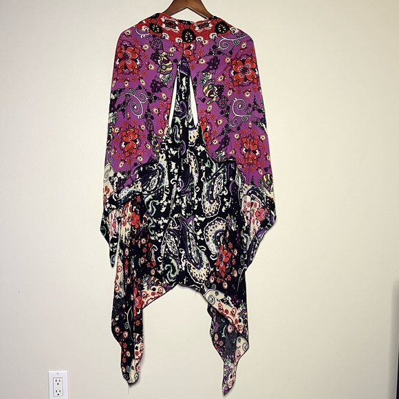 Floral Multicolor Women's Sweater?shawl - Picture 5 of 11